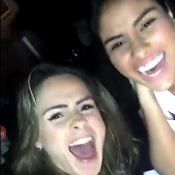 Munik e Ana Paula Renault, do 'BBB16', se encontram em festa. 'Surpresa'. Vídeos