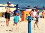 Fernanda Lima e Rodrigo Hilbert brincam com os filhos em praia do Rio. Fotos!
