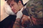 Neymar faz tatuagem no pescoço e homenageia a irmã, Rafaella Beckran