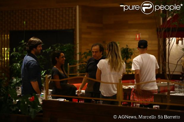 No final, todos se reuniram na mesma mesa