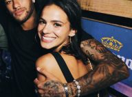 Bruna Marquezine come sanduíche gigante após festa e Neymar ri: 'Olha a janta!'
