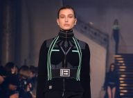 Tendência estranha: tênis com meia esportiva aparecendo é a última moda