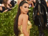 De biquíni, Kim Kardashian brinca com filho e exibe corpo definido. Vídeo!