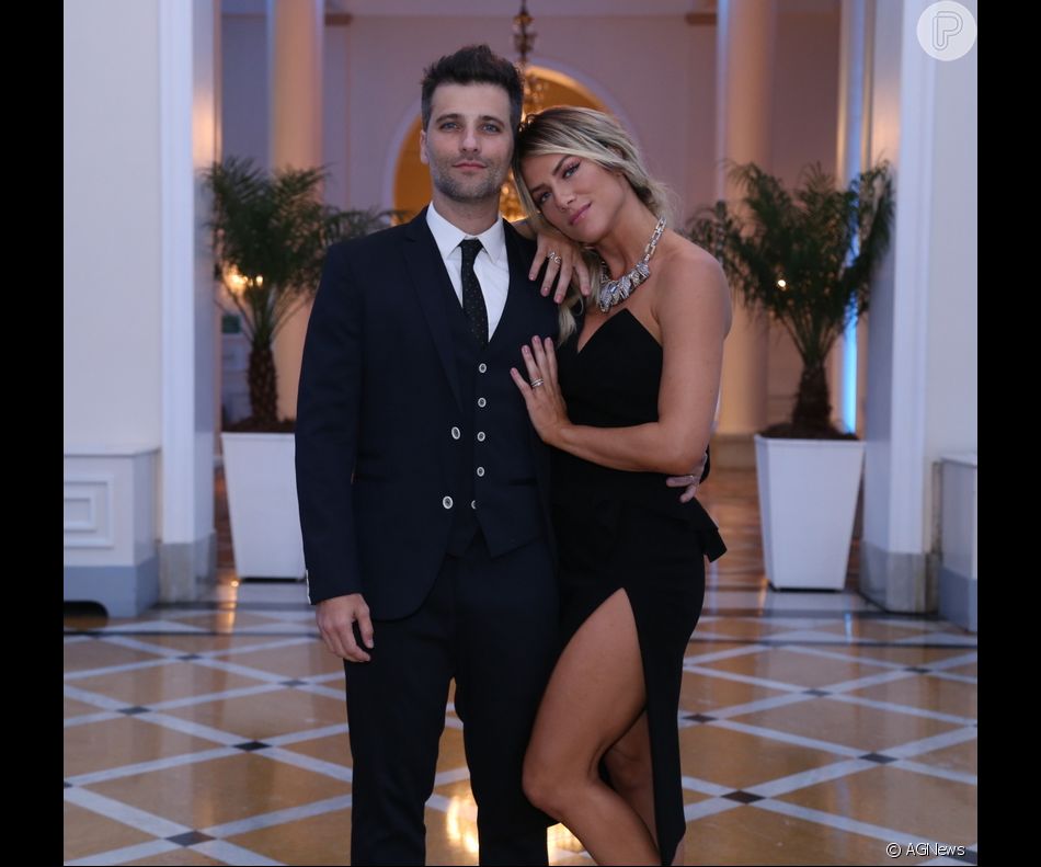 Bruno Gagliasso organiza viagem surpresa para mulher, Giovanna Ewbank, nesta sexta-feira, 14 de setembro de 2018