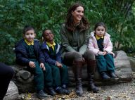 Kate Middleton alegra estudantes em primeiro evento após 3º filho. Ao look!