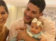 Arthur Aguiar lamenta críticas após mostrar rosto da filha: 'É chocante, triste'