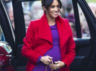 Grávida de 6 meses, Meghan Markle combina vermelho e roxo em look para evento