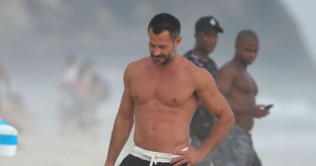 Malvino Salvador Se Diverte Na Praia A Fam Lia Purepeople