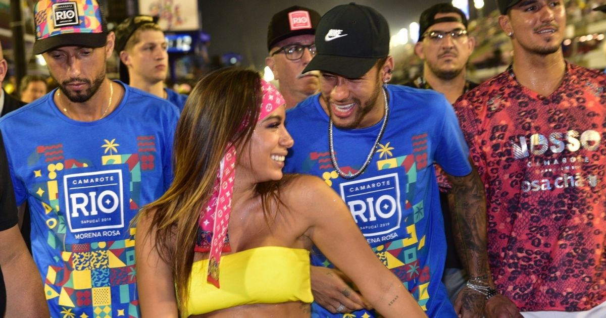 Neymar Foi Flagrado Dando Beijo Em Anitta No Mesmo Camarote Em Que