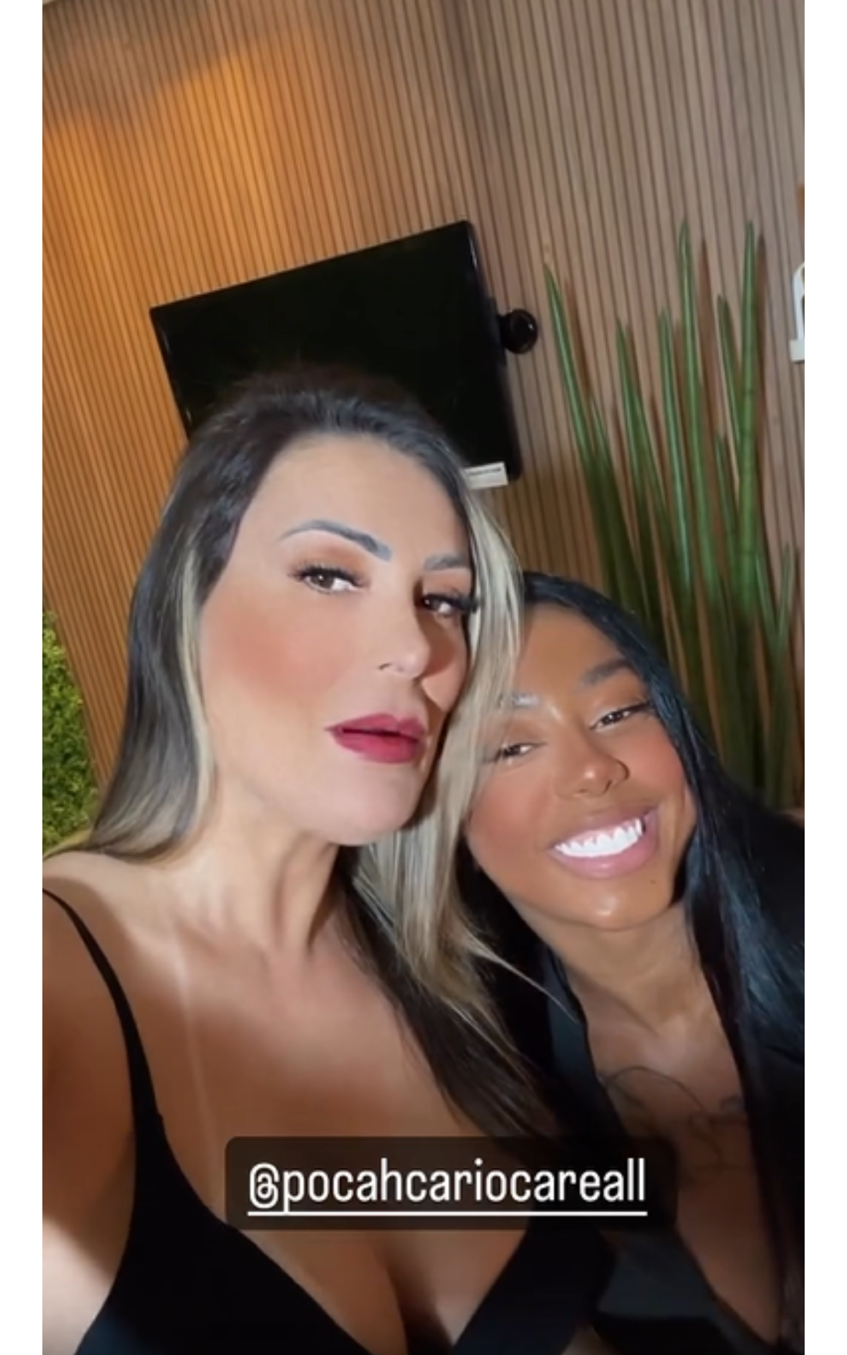 Foto Andressa Urach foi só elogios para Pocah Carioca antes de gravar