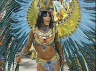 Vestida de Cleópatra, Carla Prata mostra demais em desfile da União da Ilha