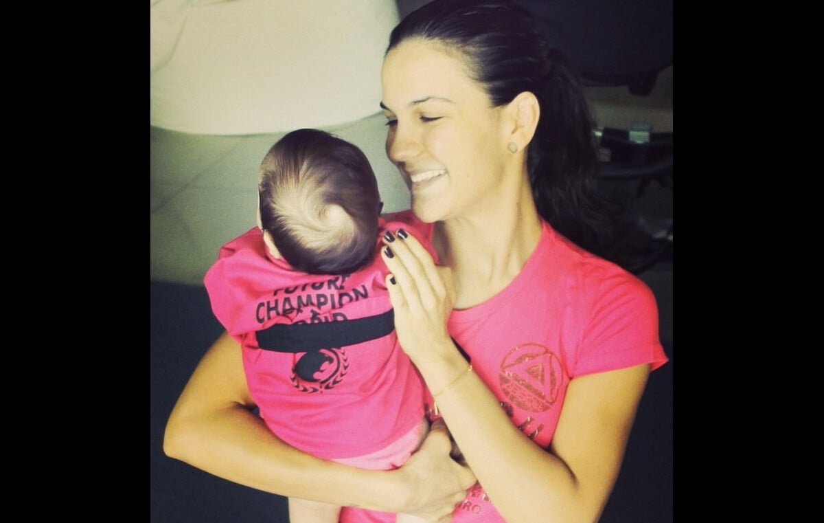 Foto Kyra Gracie Mostra A Filha Ayra De Quimono Rosa Purepeople