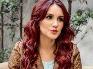 Dulce María, ex-RBD, visita salão em São Paulo e fãs se aglomeram no local