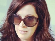 Claudia Raia assina coluna de moda e beleza mostrando o que leva na bolsa