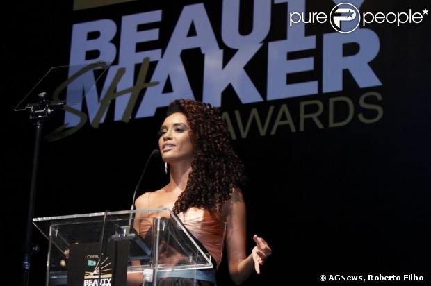 Taís Araújo apresenta o evento 'Beauty Shaker Awards', realizado pela L'Oréal