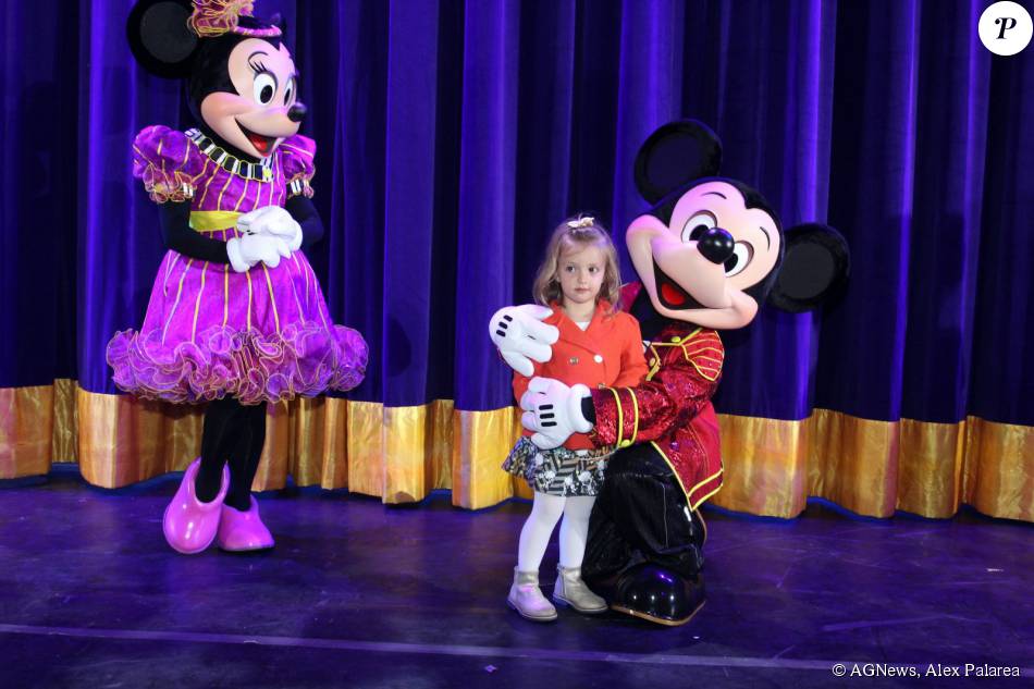 Eva prestigiou estreia do musical &#039;Disney Live! O Caminho Mágico de Mickey &amp;amp; Minnie&#039;