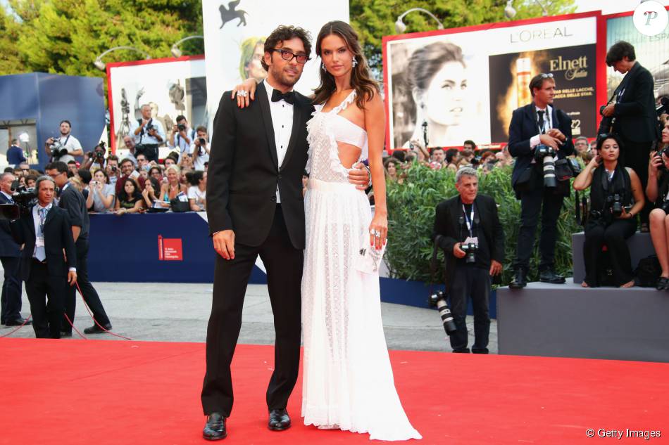 Lorenzo Serafini e Alessandra Ambrósio prestigia a première do filme 'Evereste', no primeiro dia da 72ª edição do Festival de Veneza, nesta quarta-feira, 2 de setembro de 2015