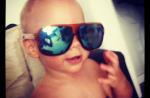 Neymar: de férias nos EUA, jogador posta foto do filho, Davi Lucca, de óculos