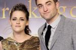 Kristen Stewart e Robert Pattinson reatam namoro; ator é visto na casa da atriz