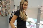Bruna Marquezine fica loira antes de viajar: 'Pediu para clarear tudo'