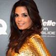 Emanuelle Araújo fugiu do preto, cor preferida das celebridades, e apostou no vestido dourado de Patricia Viera
