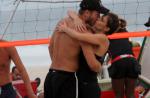 Fernanda Lima e famosos curtem praia no primeiro fim de semana de verão no Rio