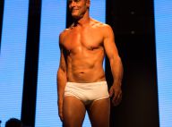 Paulo Zulu, após ter nude vazado, desfila de sunga aos 53 anos. Fotos!
