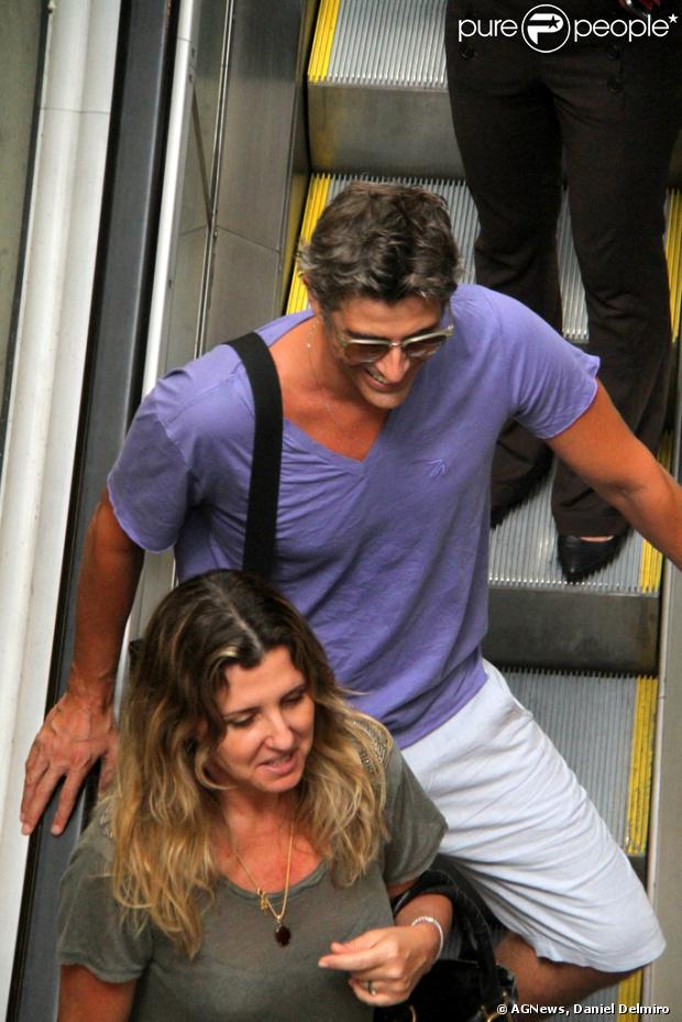 Reynaldo Gianecchini é flagrado no shopping Fashion Mall, na Zona Sul do Rio de Janeiro, em 4 de janeiro de 2014
