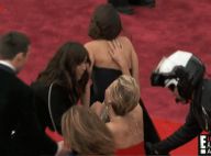 Jennifer Lawrence cai novamente no Oscar, um ano após levar tombo na premiação