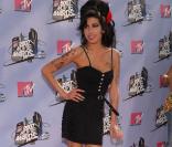 Amy Winehouse ganha estátua em Londres no dia do seu aniversário