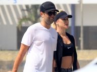 Fiorella Mattheis pratica exercício em praia do Rio com o namorado. Fotos!