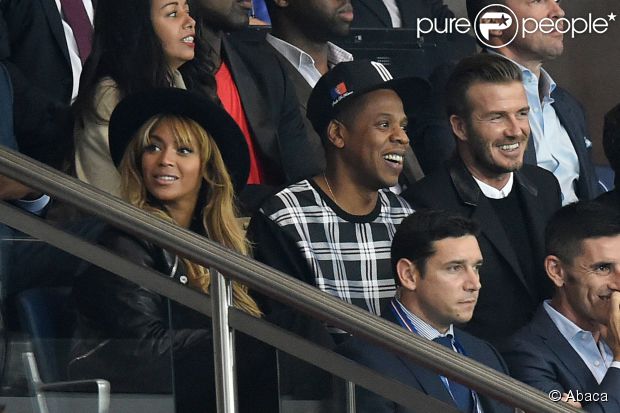 Beyonc&eacute;, Jay-Z e David Beckham assistem ao jogo do Barcelona contra o Paris Saint-Germain, na Fran&ccedil;a, em 30 de setembro de 2014