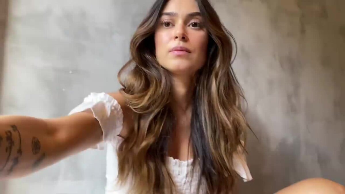 Vídeo Thaila Ayala manda recado para seguidores Purepeople