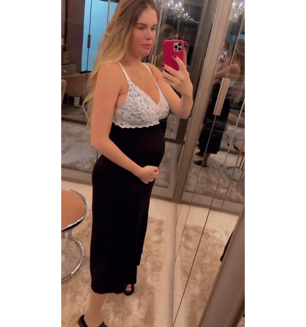 Foto Corpo pós parto Bárbara Evans exibiu barriga 4 dias após dar à