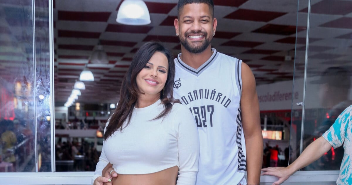 De Jeans E Cropped Viviane Ara Jo Deixa Mostra Barriga De Gravidez