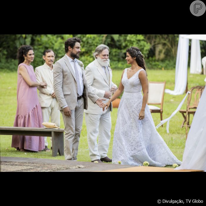 Candoca Isadora Cruz Chega Ao Altar Para Casamento Jos Z