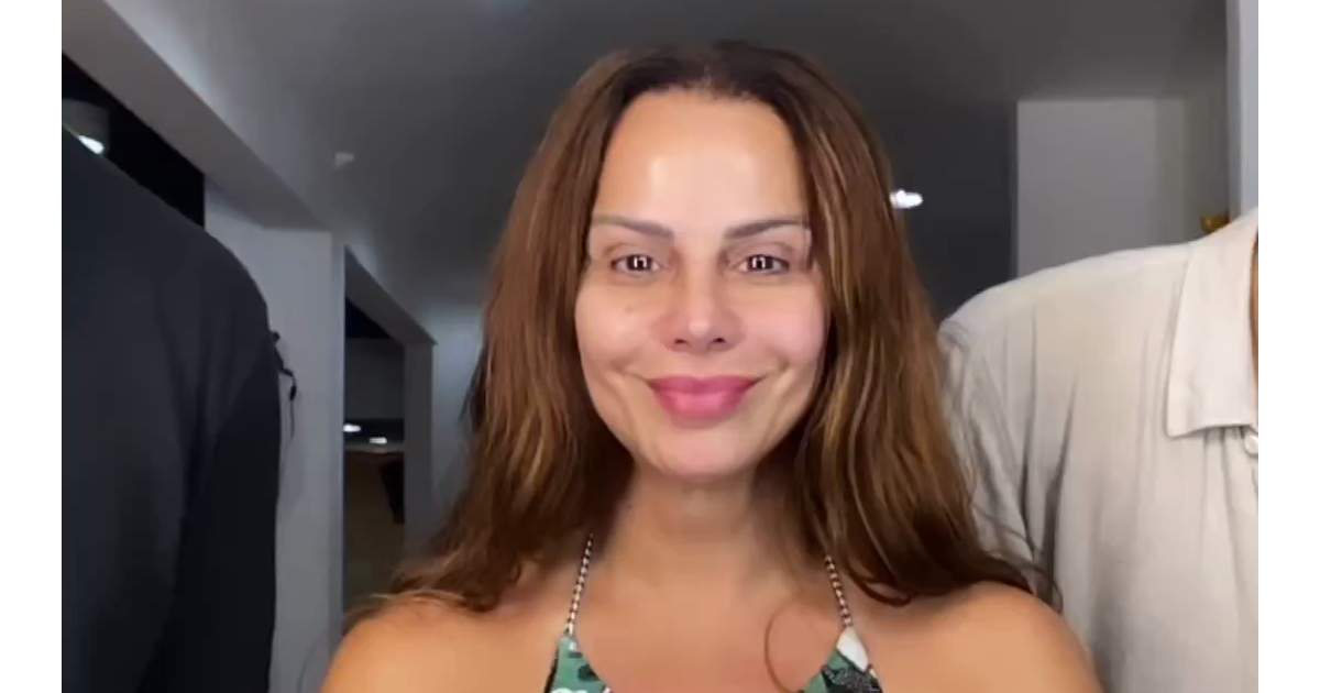 Viviane Araujo Surgiu De Cara Limpa Nos Bastidores Da Campanha Purepeople