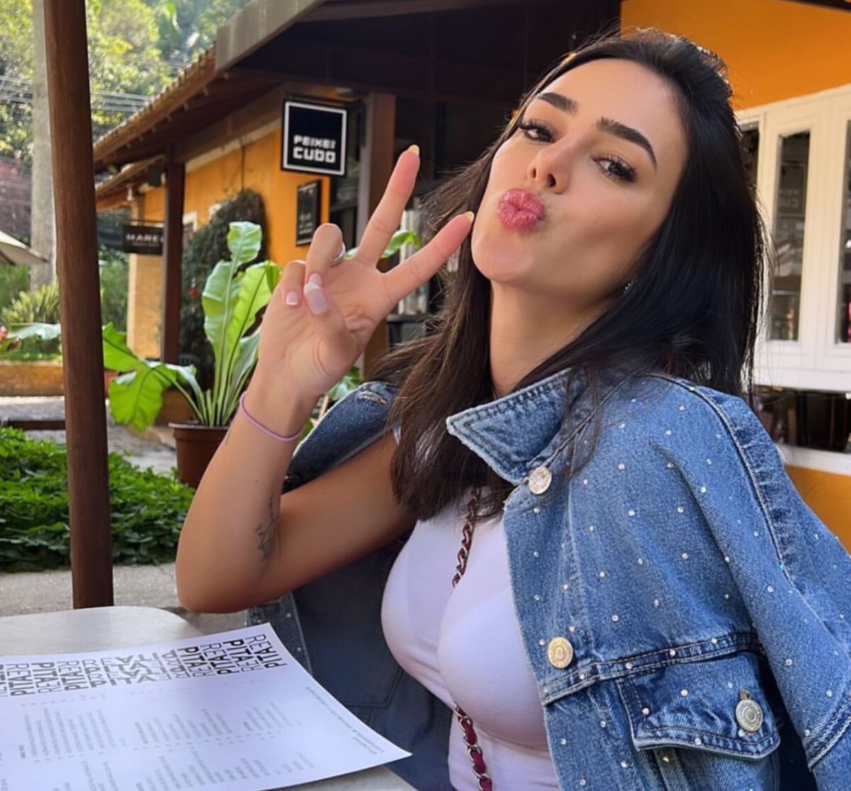 Foto Bruna Biancardi namorada grávida de Neymar usa bolsa grifada em