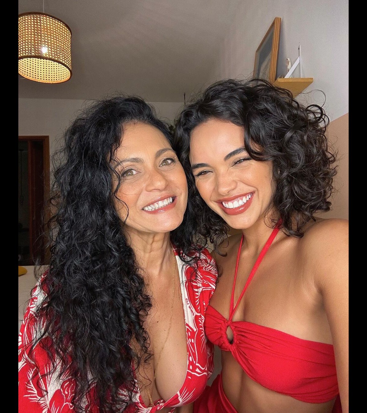 Foto Semelhança entre Giovana Cordeiro e a mãe também choca os