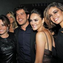 Os protagonistas Fernanda Vasconcellos, Marco Pigossi, Isabelle Drummond e Sophie Charlote se divertem na festa de lançamento 'Sangue Bom', próxima novela das sete da Globo