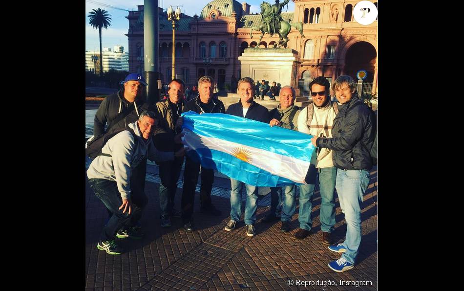 Luciano Huck está na capital da Argentina com sua equipe
