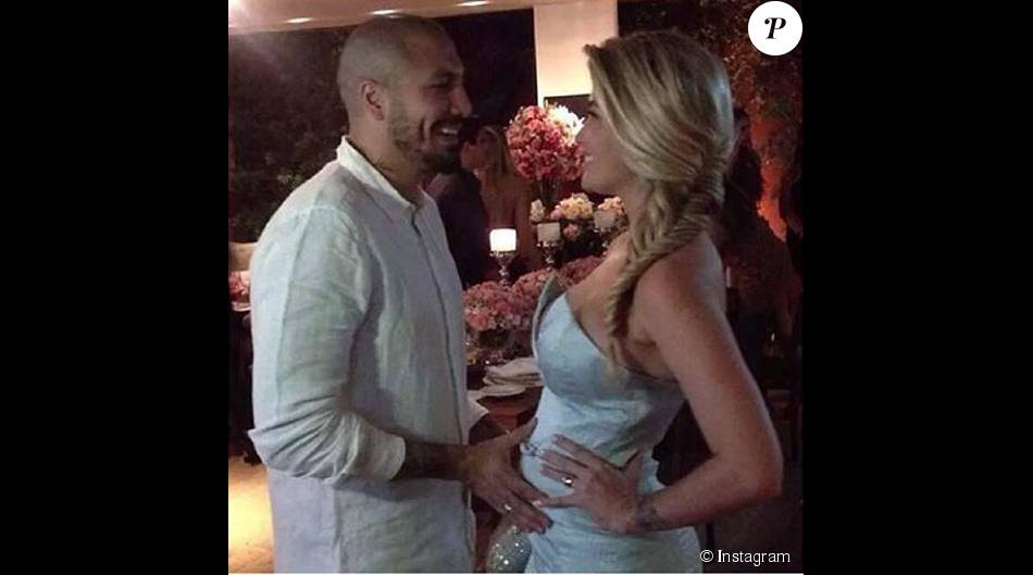 Fernando Medeiros e Aline Gotschalg celebraram o casamento com uma festa para familiares e amigos mais íntimos em um restaurante de Belvedere, em Belo Horizonte