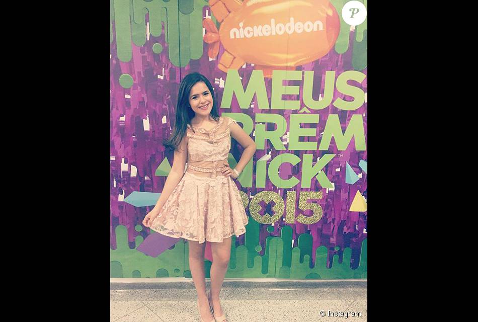A atriz Maisa Silva, do SBT, compartilhou uma foto do seu look da marca Inquérito nas redes sociais
