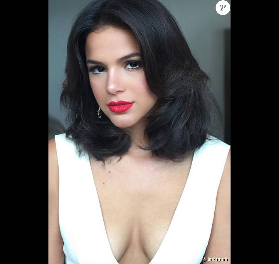 Bruna Marquezine escureceu os cabelos para viver a Beatriz, na minissérie 'Nada Será Como Antes'