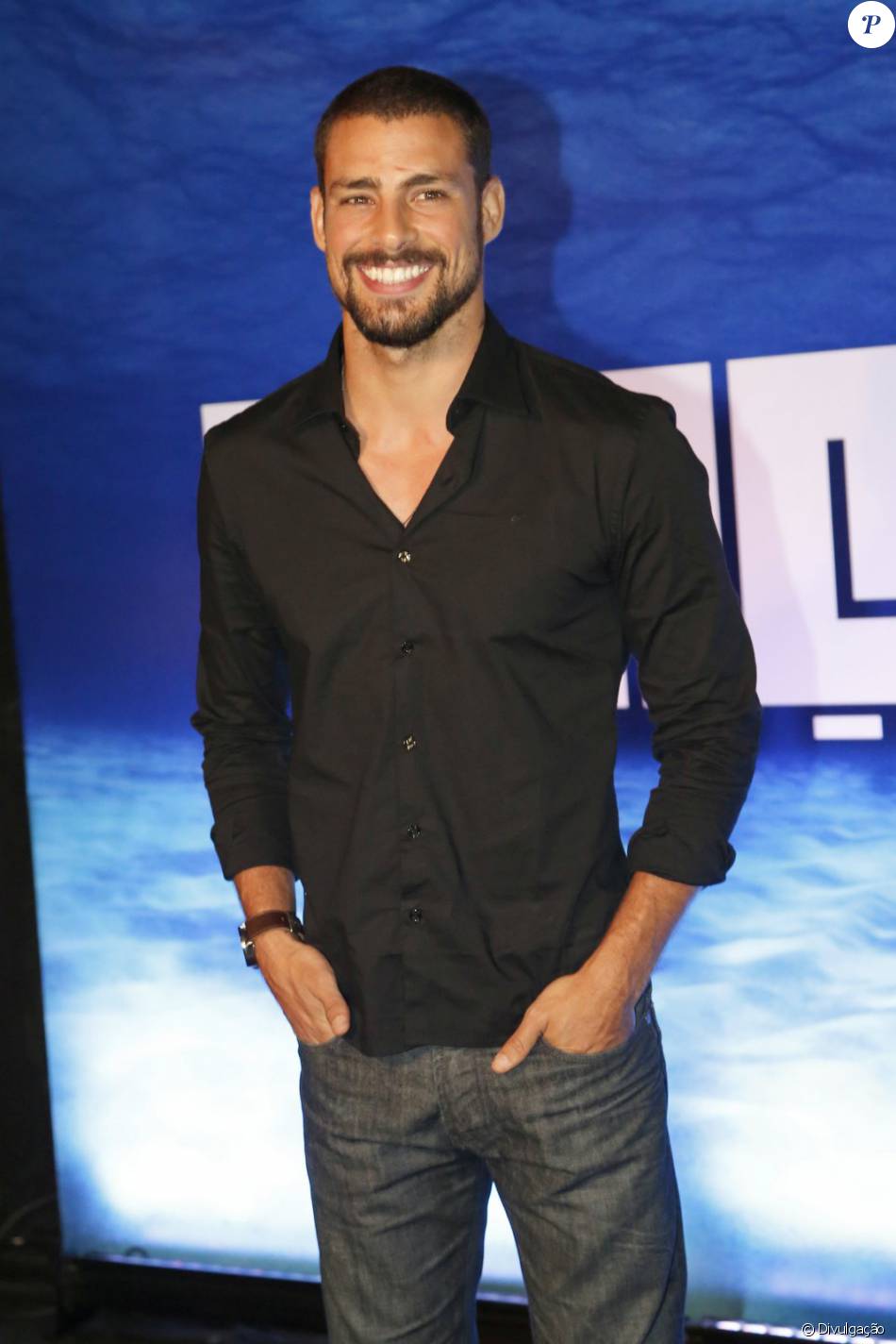 Cauã Reymond está no ar como o Juliano da novela 'A Regra do Jogo'