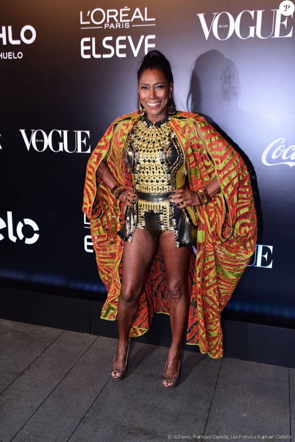 Gloria Maria colocou as pernas de fora em look Walerio Araújo para o Baile da Vogue 2016