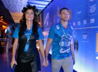 Thaila Ayala chega de mãos dadas com o namorado, Adam Senn, em camarote do Rio