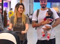 Filho de Aline Gotschalg e Fernando Medeiros rouba a cena em aeroporto. Fotos!