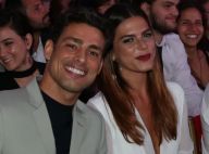 Vídeo: Cauã Reymond ganha beijo da namorada após ganhar prêmio de melhor ator