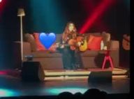 Namorado de Paula Fernandes se derrete por cantora em show: 'Amor'. Vídeo!